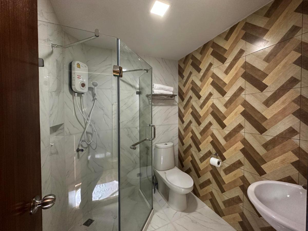Plernpetch Hotel Surat Thani Eksteriør billede