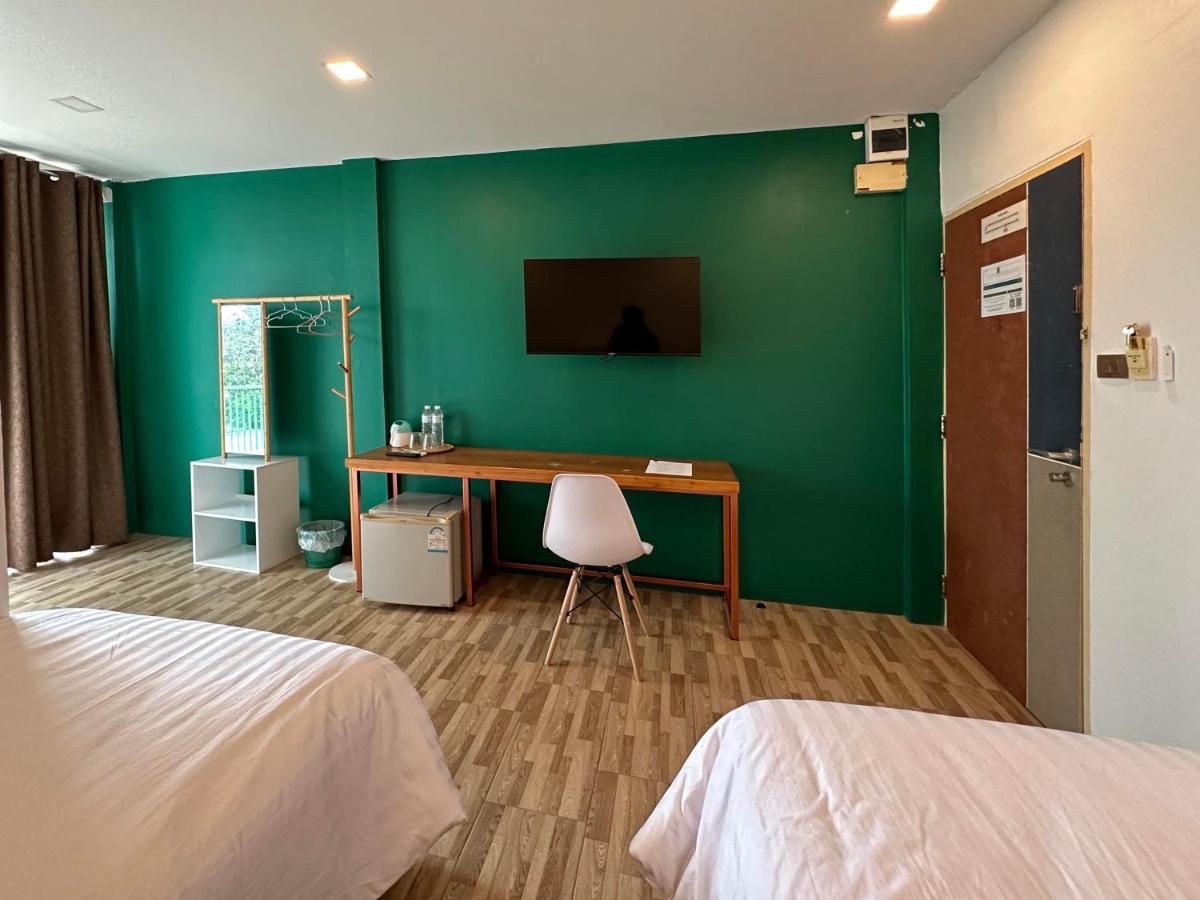 Plernpetch Hotel Surat Thani Eksteriør billede