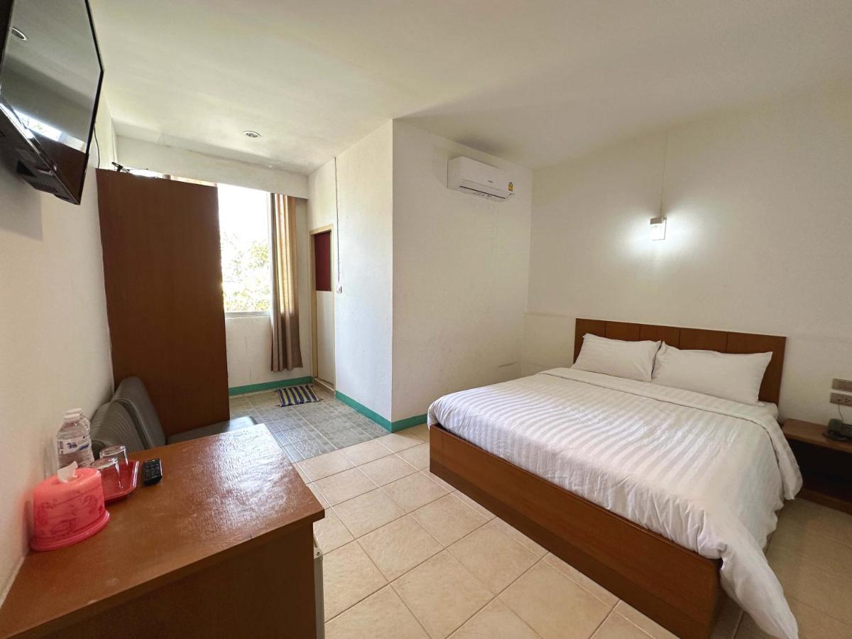 Plernpetch Hotel Surat Thani Eksteriør billede