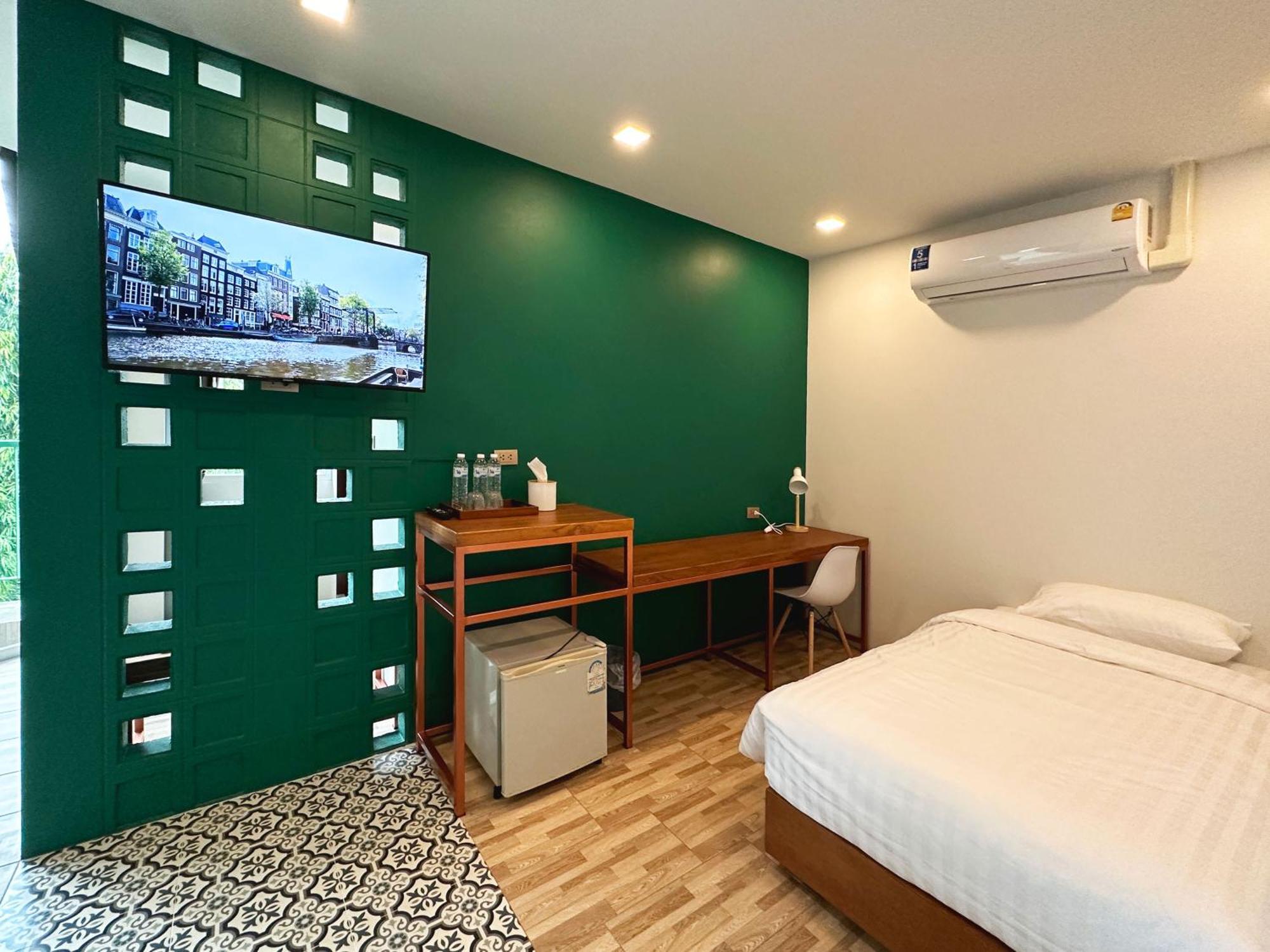 Plernpetch Hotel Surat Thani Eksteriør billede