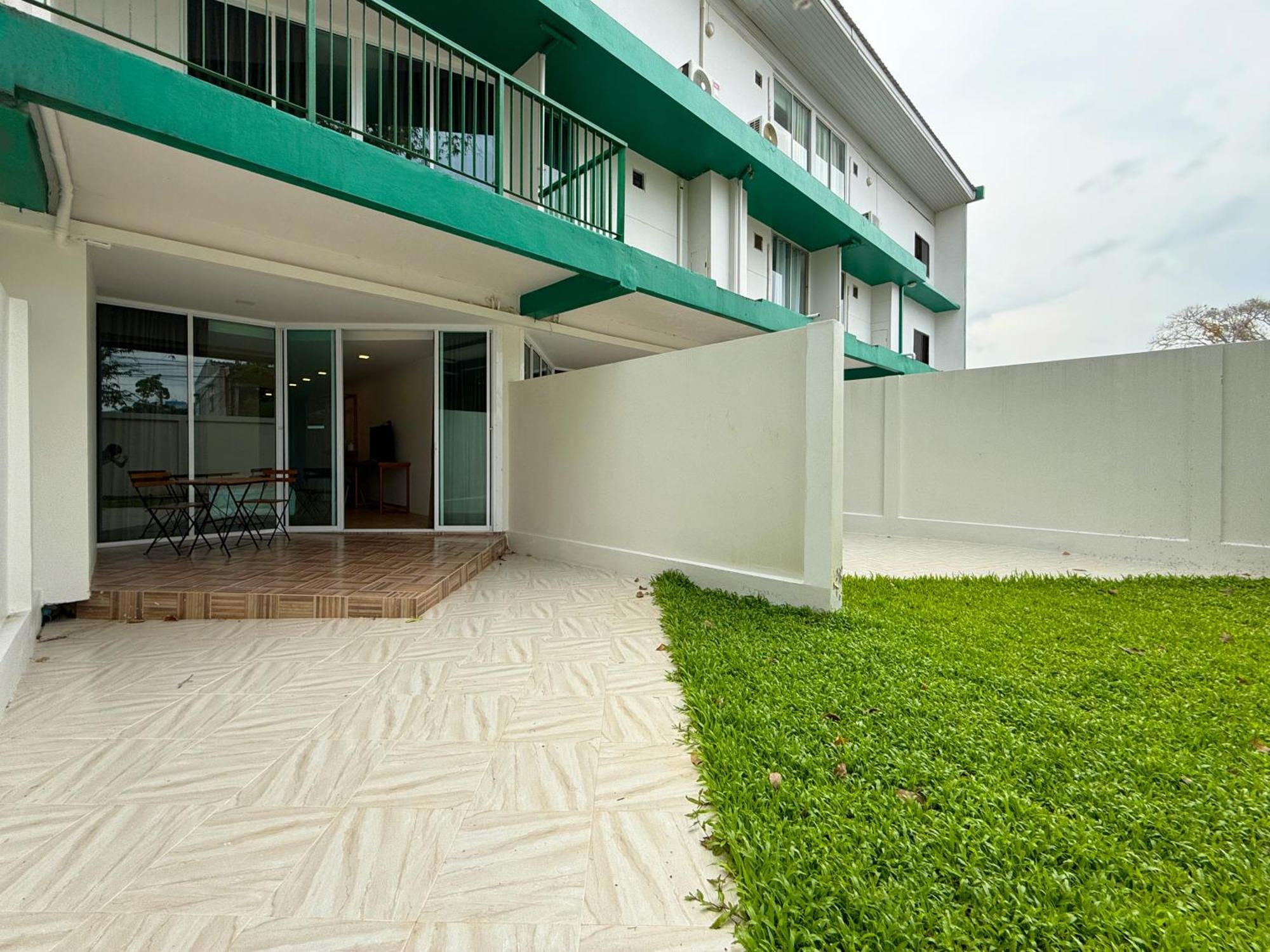 Plernpetch Hotel Surat Thani Eksteriør billede